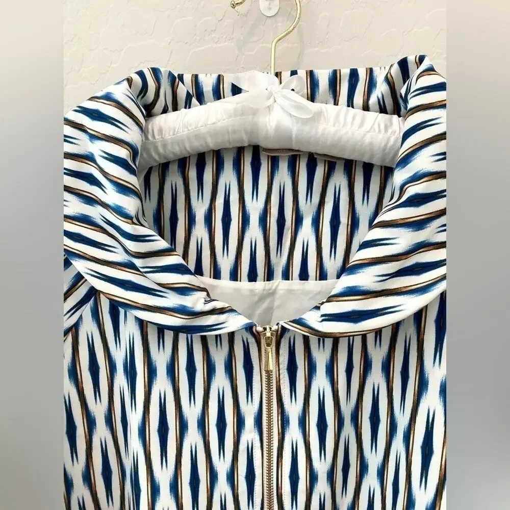 CHICO’S ZENERGY | Ikat Zip Up Jacket White Blue Geometric | Size 1 Medium - Picture 5 of 8